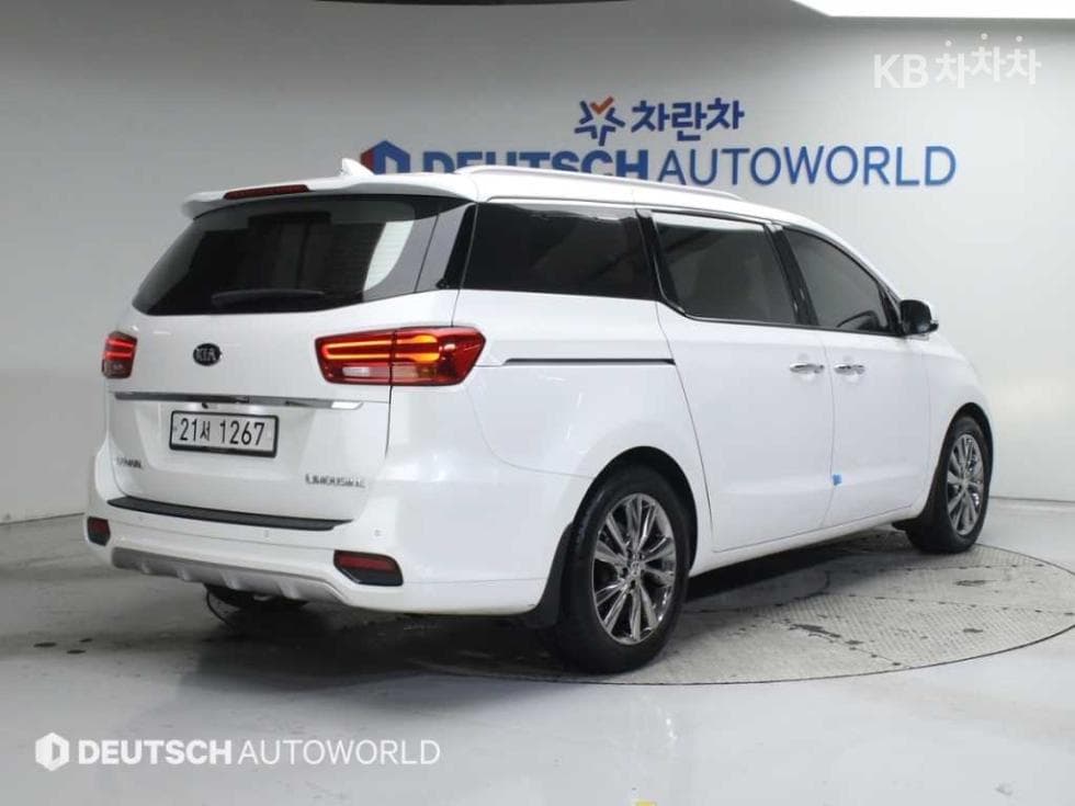 Киа The New (фейслифт) Канивал7-местен (Лимузин) 2.2 Дизел Лимузин VIP - 2