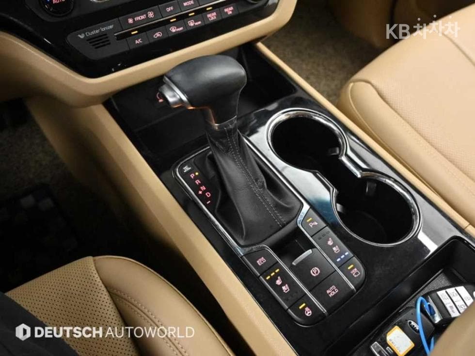 Киа The New (фейслифт) Канивал7-местен (Лимузин) 2.2 Дизел Лимузин VIP - 9