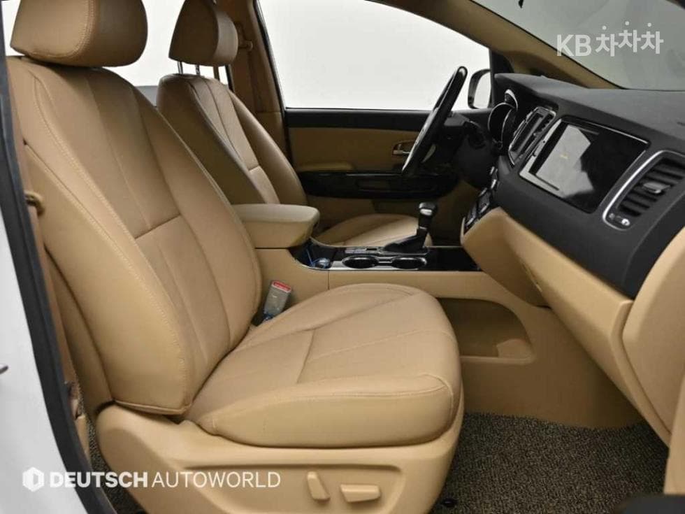 Киа The New (фейслифт) Канивал7-местен (Лимузин) 2.2 Дизел Лимузин VIP - 10