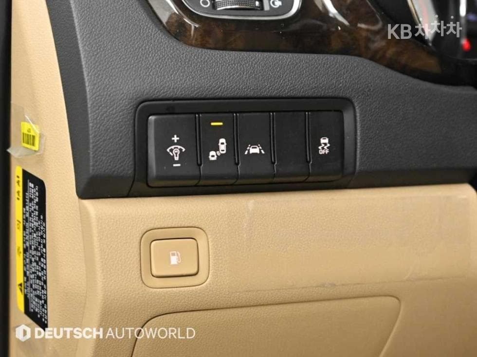 Киа The New (фейслифт) Канивал7-местен (Лимузин) 2.2 Дизел Лимузин VIP - 17