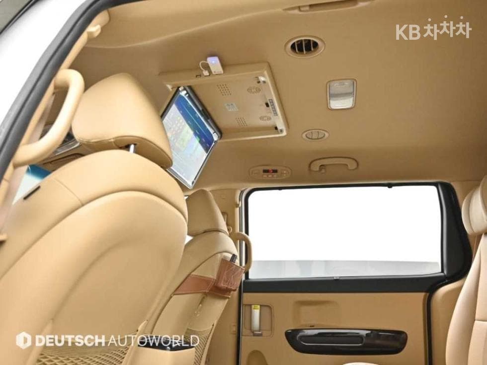 Киа The New (фейслифт) Канивал7-местен (Лимузин) 2.2 Дизел Лимузин VIP - 19