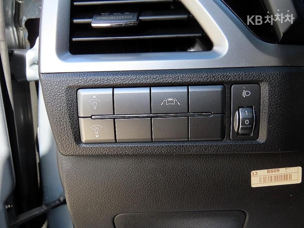 КейДжи Мобилити 뷰티플 코란도1.6 Дизел 2WD 딜Базов Plus - 12