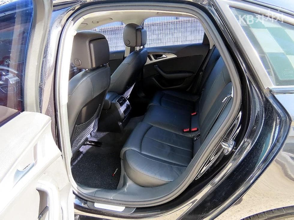 Ауди NEW A63.0 TFSI 콰트로 C6 - 6