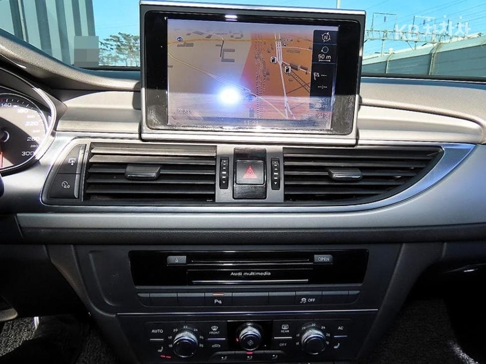 Ауди NEW A63.0 TFSI 콰트로 C6 - 12