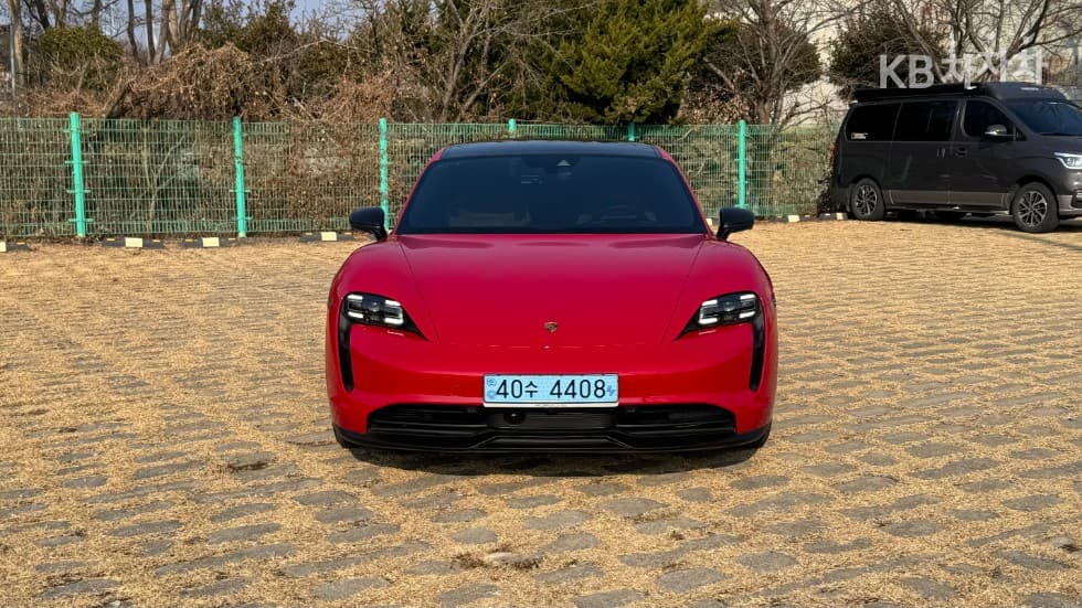 Porsche TaycanBase - 2