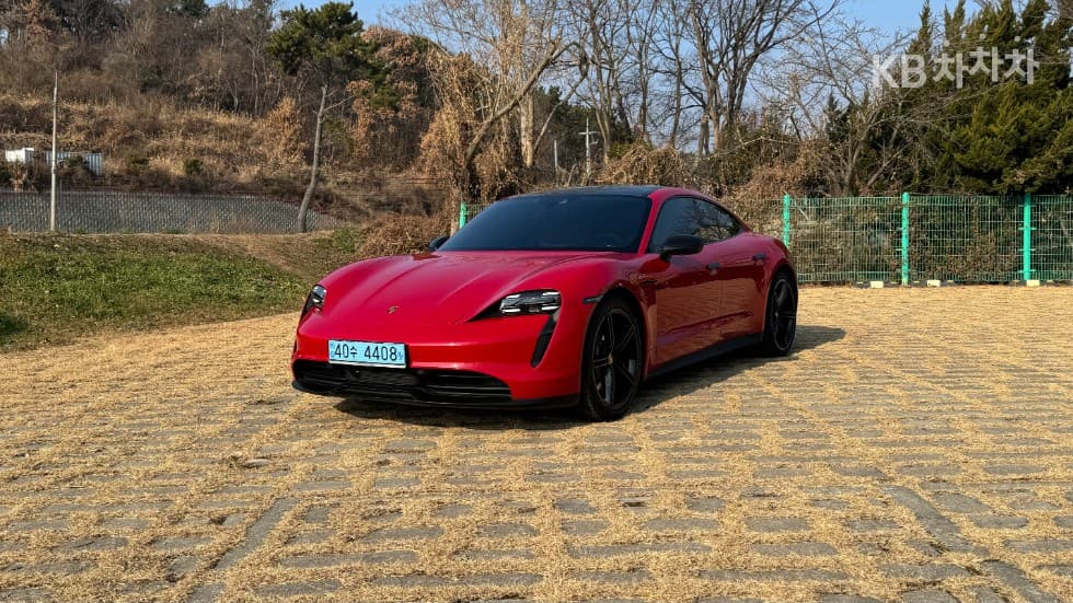 Porsche TaycanBase - 3