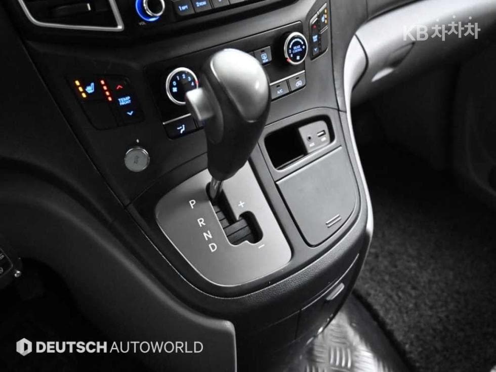 Хюндай The New (фейслифт) 그랜드 Star렉스웨건 12-местен Смарт - 9