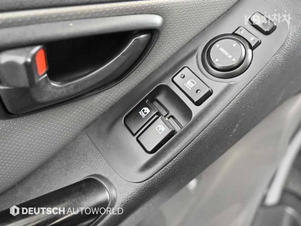 Хюндай The New (фейслифт) 그랜드 Star렉스웨건 12-местен Смарт - 16