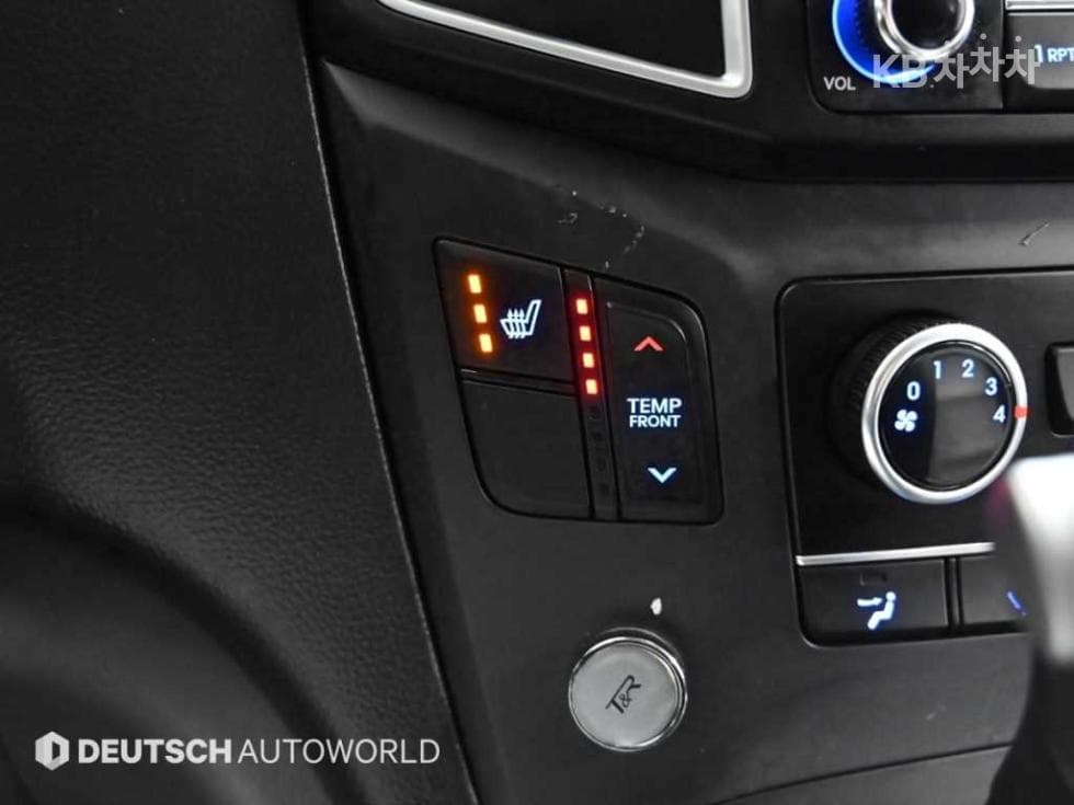 Хюндай The New (фейслифт) 그랜드 Star렉스웨건 12-местен Смарт - 17