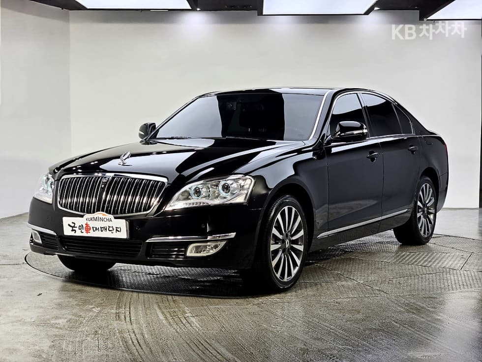 КейДжи Мобилити Нов체어맨W CW700 4TRONIC 5-местен Престиж - Image 1