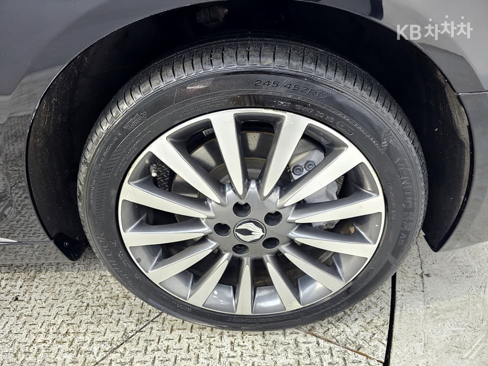 КейДжи Мобилити Нов체어맨WCW700 4TRONIC 5-местен Престиж - 20