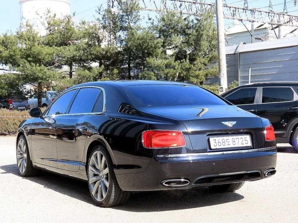 벤틀리 플라잉스퍼 Второ поколение6.0 Стандартен - 3