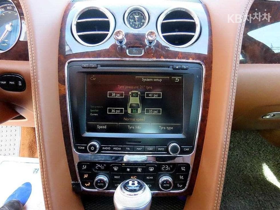 벤틀리 플라잉스퍼 Второ поколение6.0 Стандартен - 12