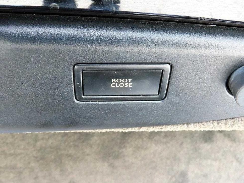 벤틀리 플라잉스퍼 Второ поколение6.0 Стандартен - 17