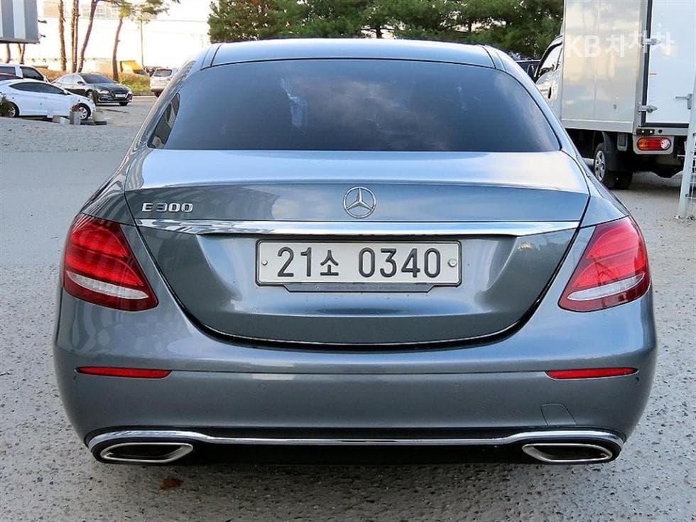 Mercedes-Benz E-Class (W213)E300 Exclusive - 4