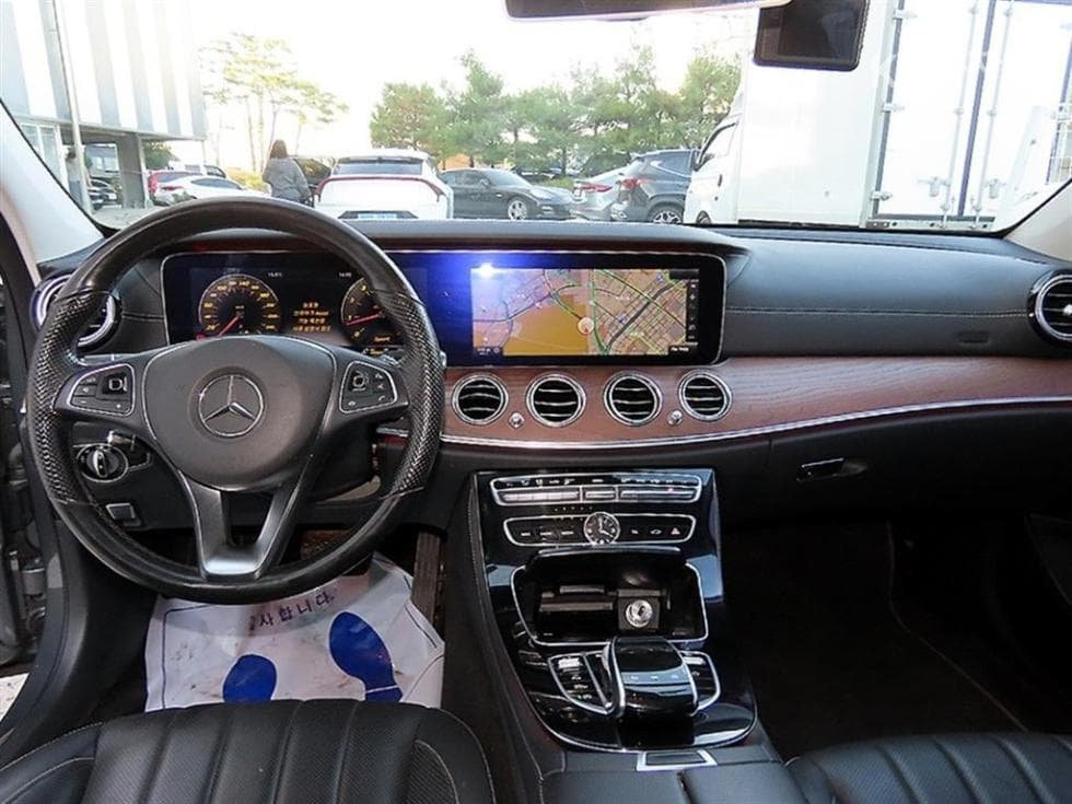 Mercedes-Benz E-Class (W213)E300 Exclusive - 7