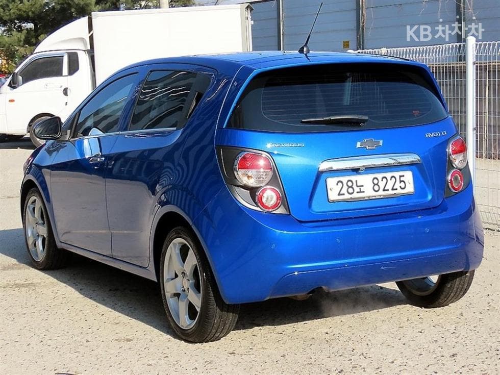Джи Ем Корея Chevrolet 아베오Хечбек LT Най-висок клас - 3