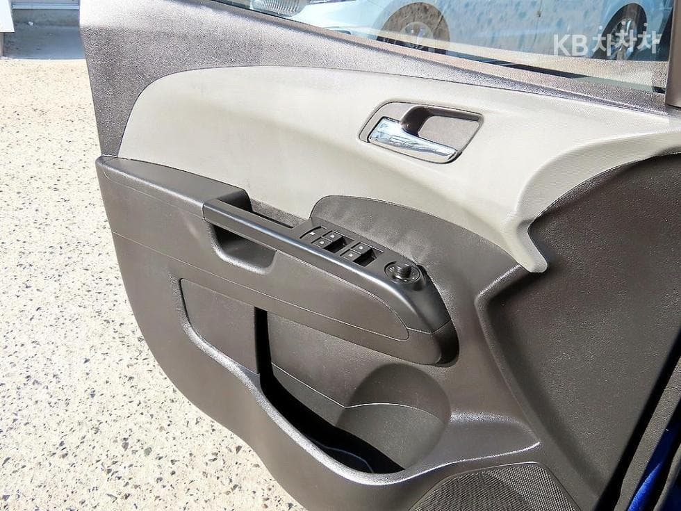 Джи Ем Корея Chevrolet 아베오Хечбек LT Най-висок клас - 11