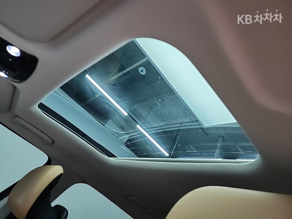 Киа EV6롱 레Местен지 4x4 어스 - 15