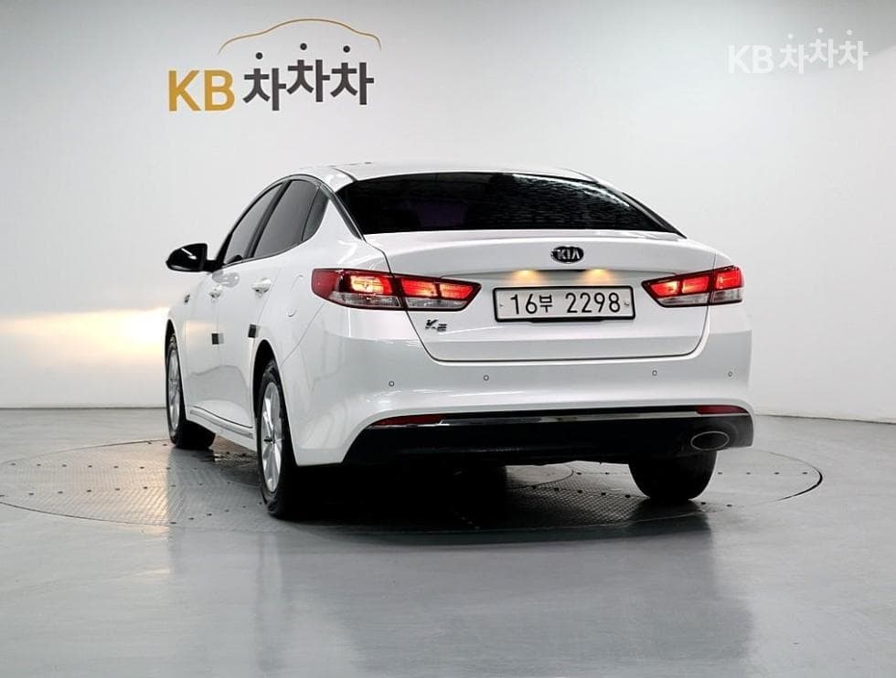 Kia K5 Second generation2.0 Gasoline MX Luxury - 4