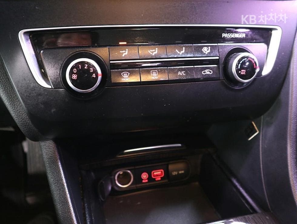 Kia K5 Second generation2.0 Gasoline MX Luxury - 13