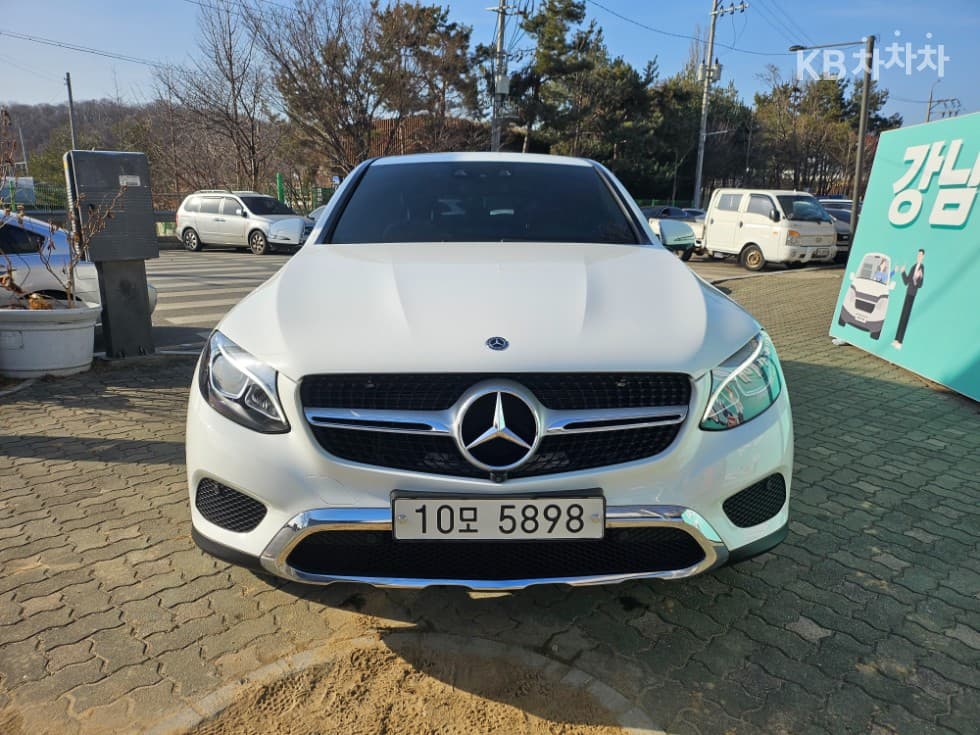 Mercedes-Benz GLC(X253)300 4Matic Coupe Standard - 2