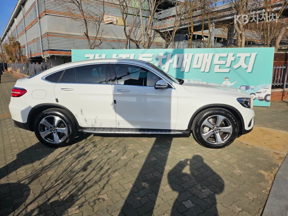 Mercedes-Benz GLC(X253)300 4Matic Coupe Standard - 4