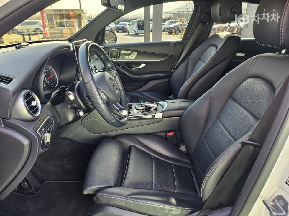 Mercedes-Benz GLC(X253)300 4Matic Coupe Standard - 12