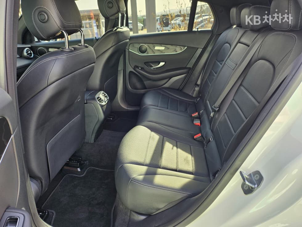 Mercedes-Benz GLC(X253)300 4Matic Coupe Standard - 13