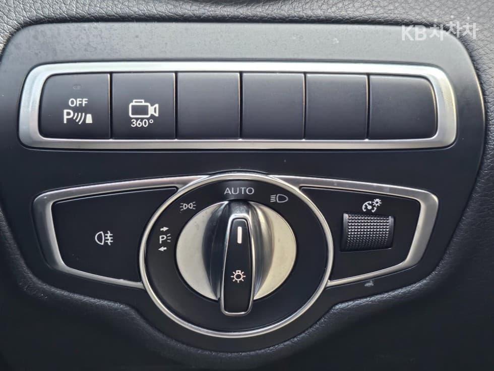 Mercedes-Benz GLC(X253)300 4Matic Coupe Standard - 30