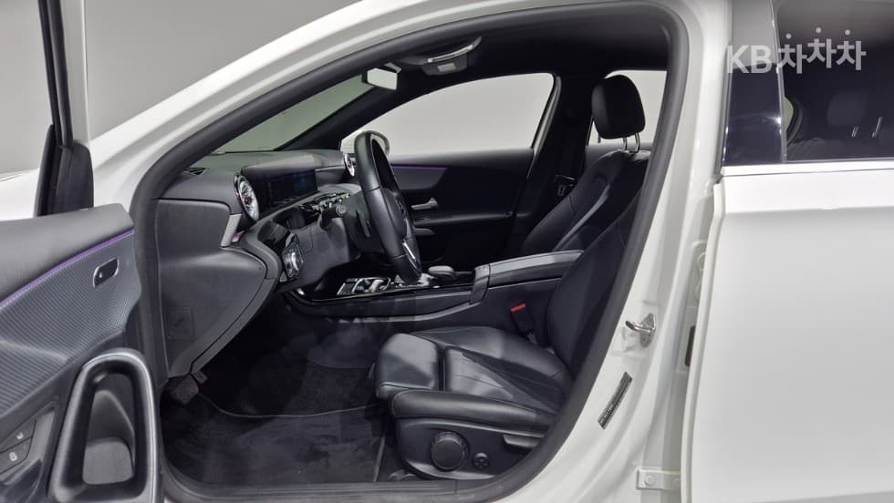 Mercedes-Benz A클래스(W177)A220 Hatchback Стандартен - 7