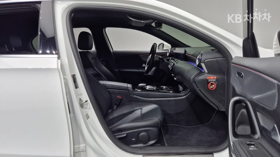 Mercedes-Benz A클래스(W177)A220 Hatchback Стандартен - 10