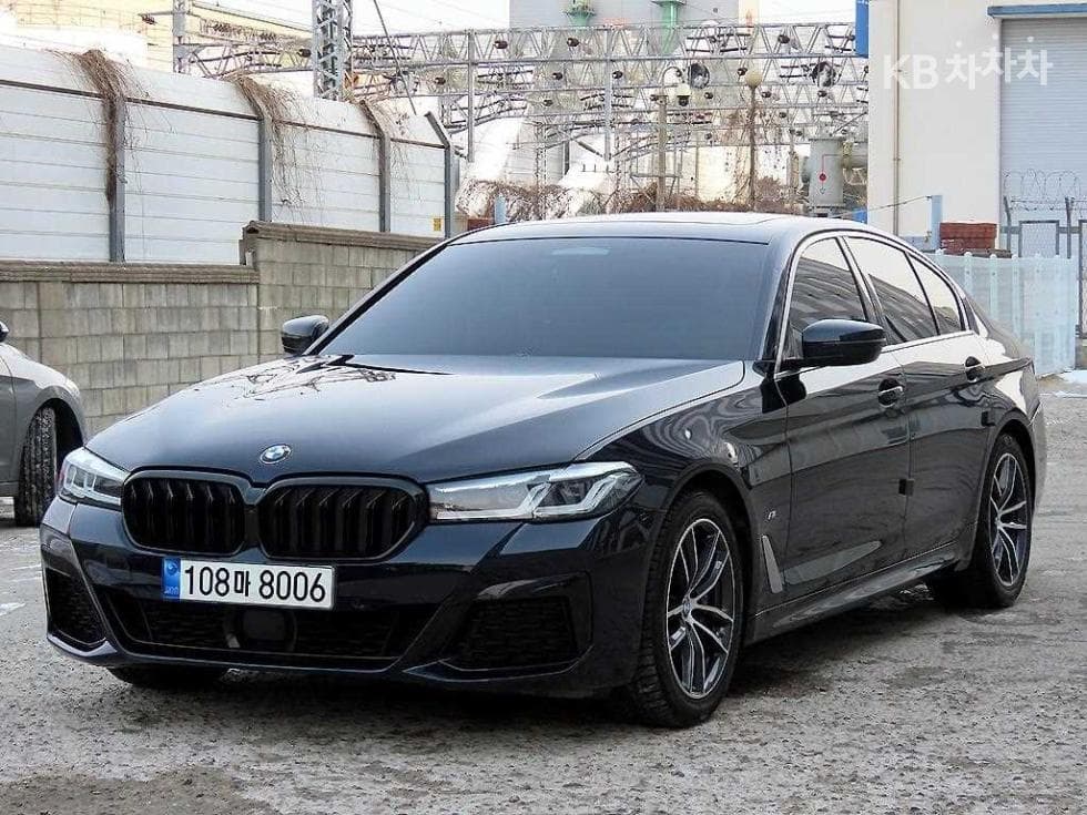 BMW 올New5 Series (G30) 523d M Sport - Image 1