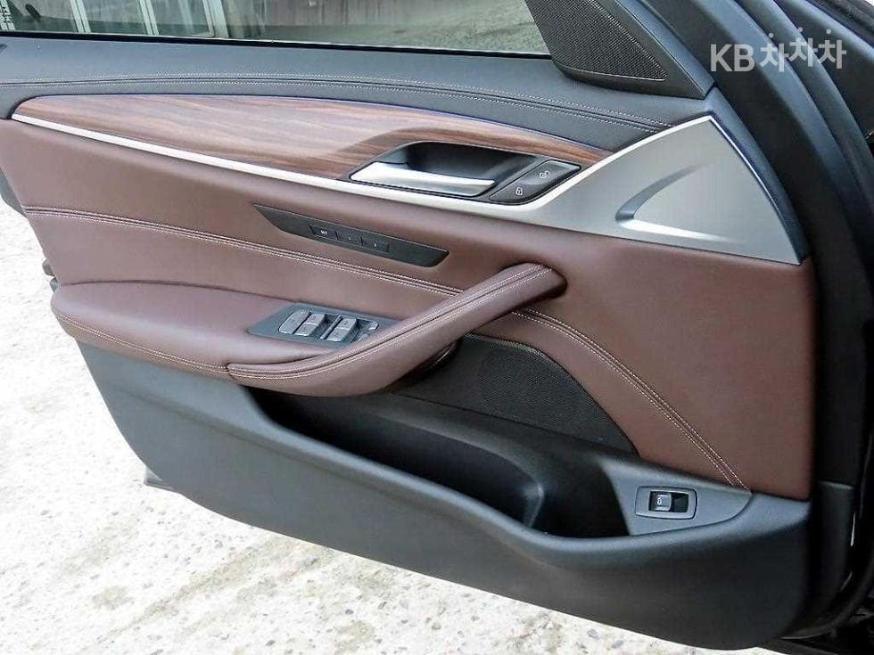 BMW 올New5 Series (G30)523d M Sport - 12
