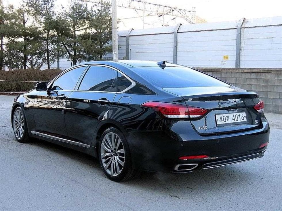 Genesis G803.8 GDI AWD Prestige - 3