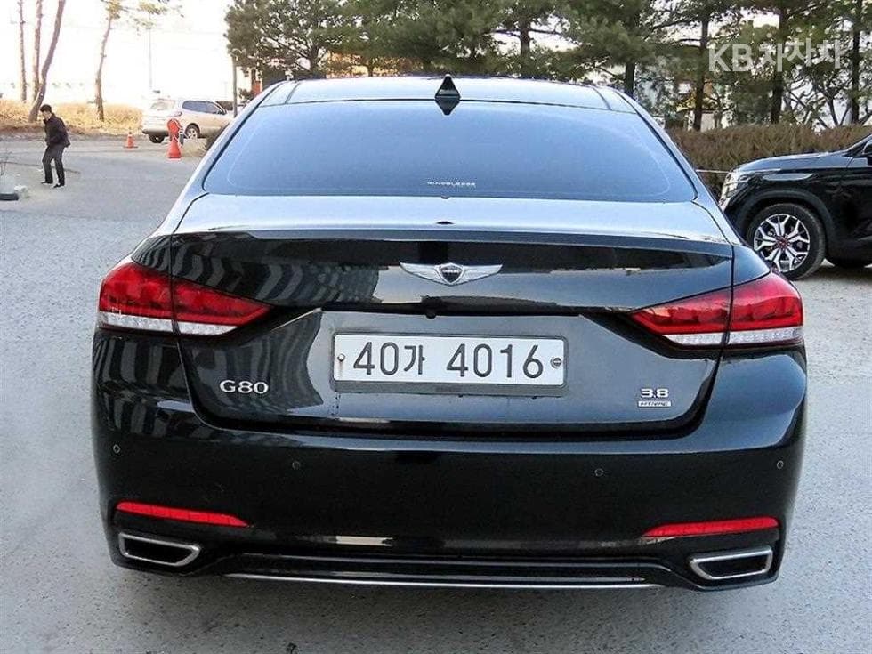 Genesis G803.8 GDI AWD Prestige - 4