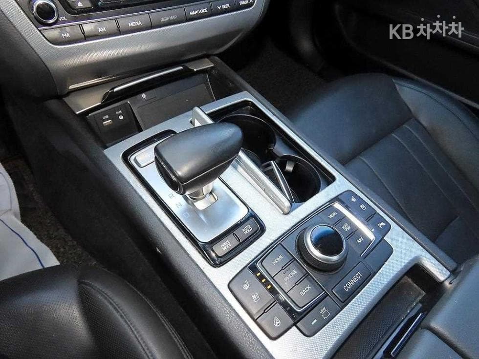 Genesis G803.8 GDI AWD Prestige - 11