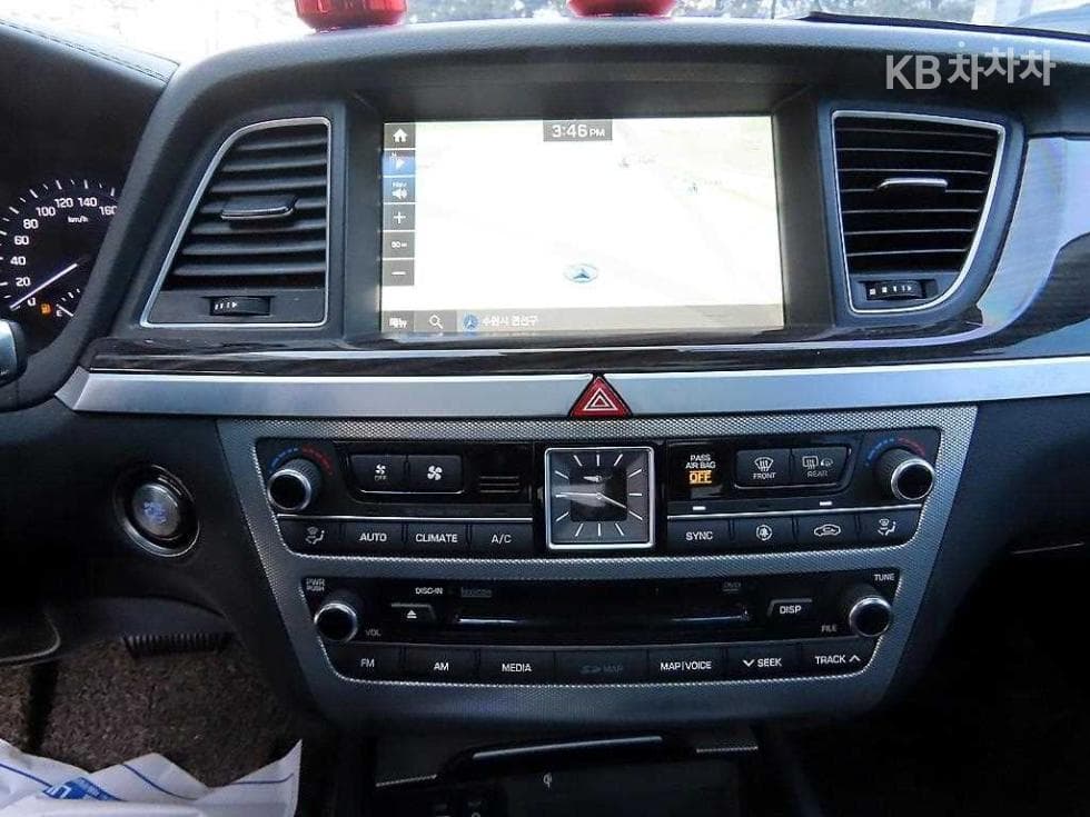 Genesis G803.8 GDI AWD Prestige - 12
