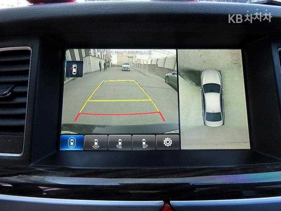 Genesis G803.8 GDI AWD Prestige - 14