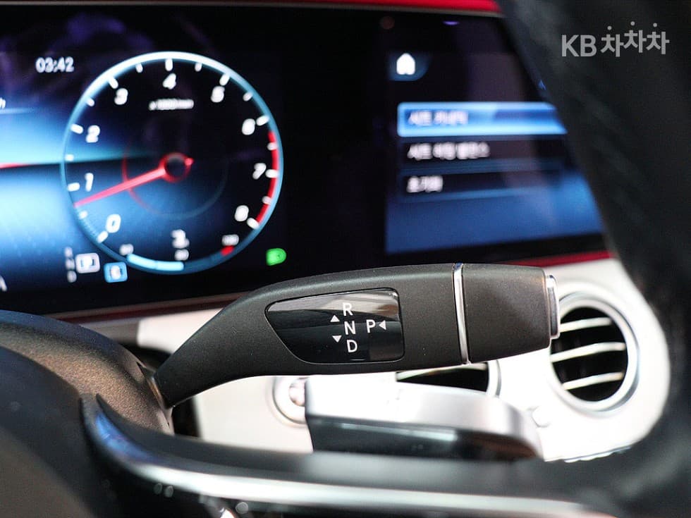 Mercedes-Benz E-Class (W213)E250 Avantgarde - 19
