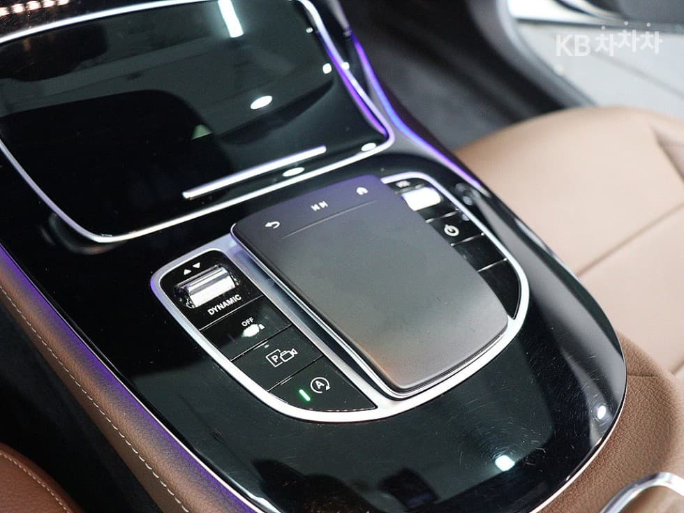 Mercedes-Benz E-Class (W213)E250 Avantgarde - 15