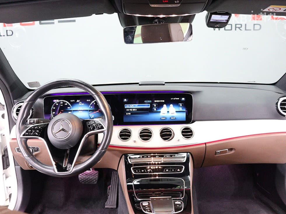 Mercedes-Benz E-Class (W213)E250 Avantgarde - 11