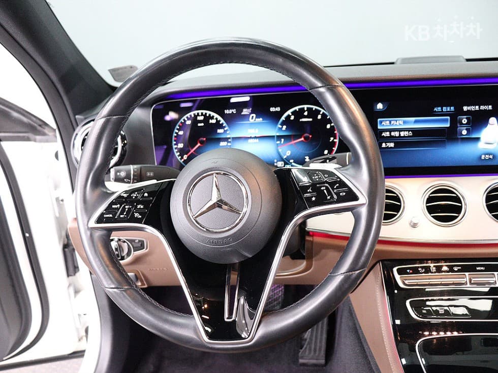 Mercedes-Benz E-Class (W213)E250 Avantgarde - 12