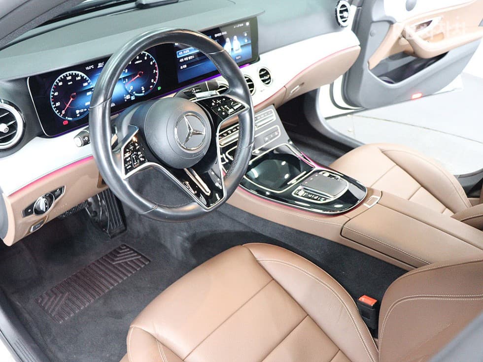 Mercedes-Benz E-Class (W213)E250 Avantgarde - 9
