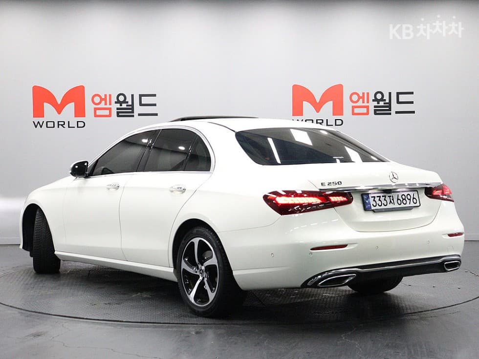 Mercedes-Benz E-Class (W213)E250 Avantgarde - 2