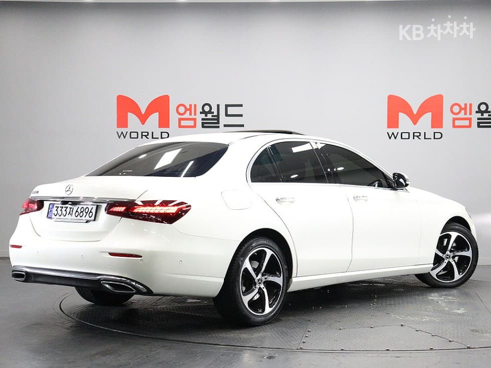 Mercedes-Benz E-Class (W213)E250 Avantgarde - 4
