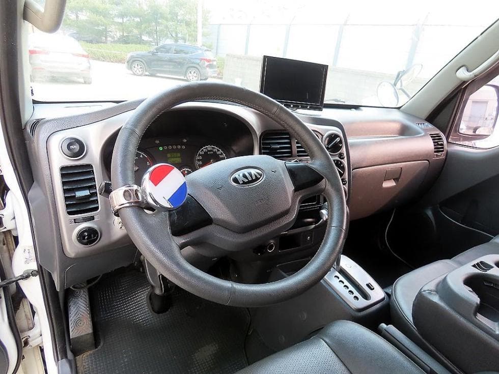 Kia Bongo 3 (light truck)워크스루Van - 8