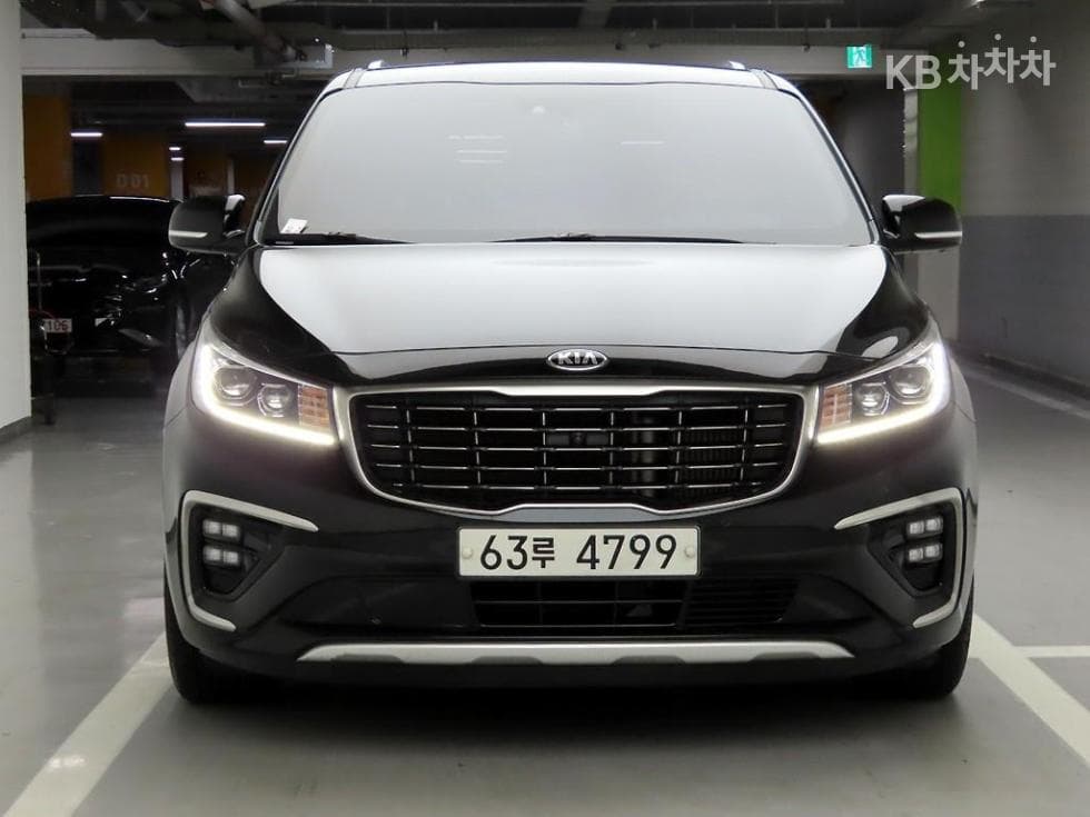 Kia The New (facelift) Carnival9-seater 2.2 Diesel Noblesse Special (special feature/edition)