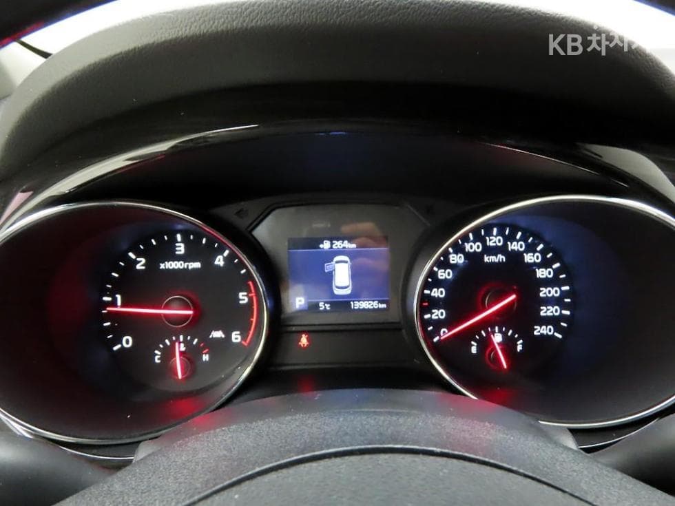 Kia The New (facelift) Carnival9-seater 2.2 Diesel Noblesse Special (special feature/edition) - 5