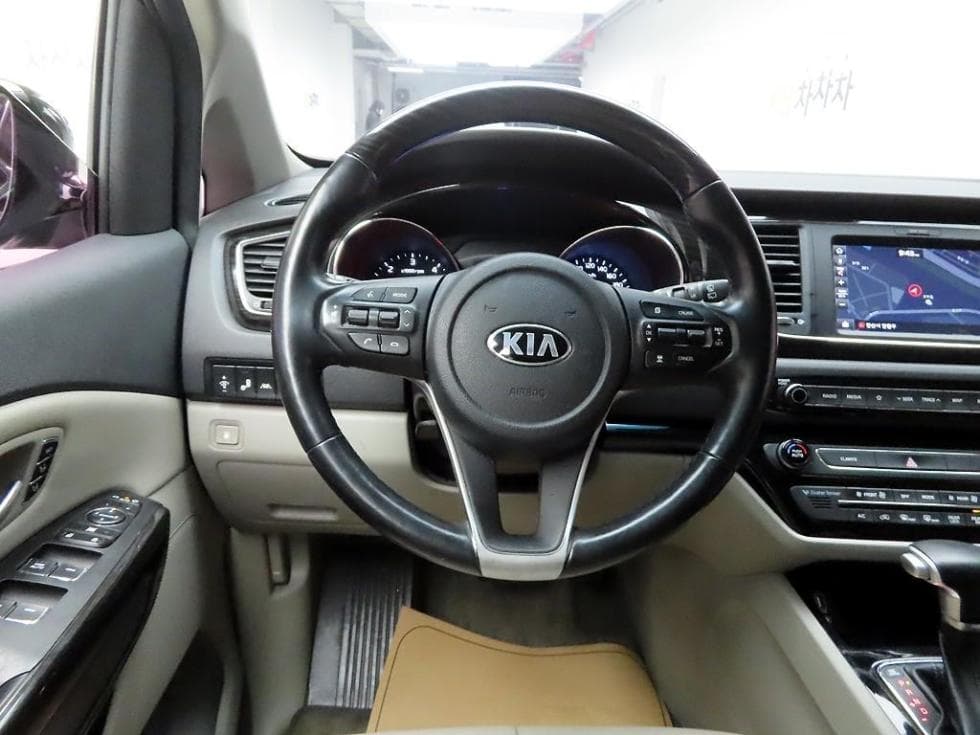 Kia The New (facelift) Carnival9-seater 2.2 Diesel Noblesse Special (special feature/edition) - 7